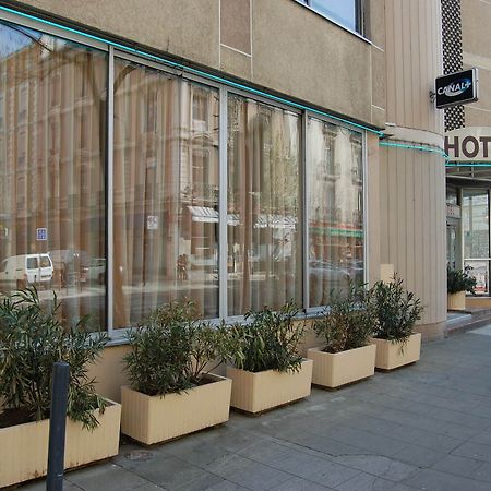 格勒诺布尔凯里亚德直营酒店 外观 照片